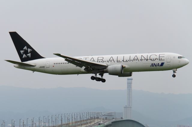BOEING 767-300 (JA614A)