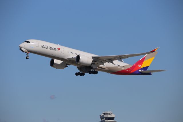 Airbus A350-900 (HL8359)