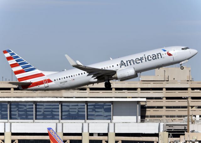 Boeing 737-800 (N843NN)