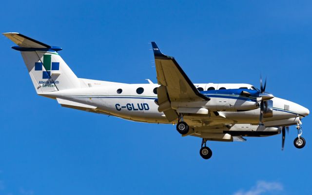 Beechcraft Super King Air 350 (C-GLUD)