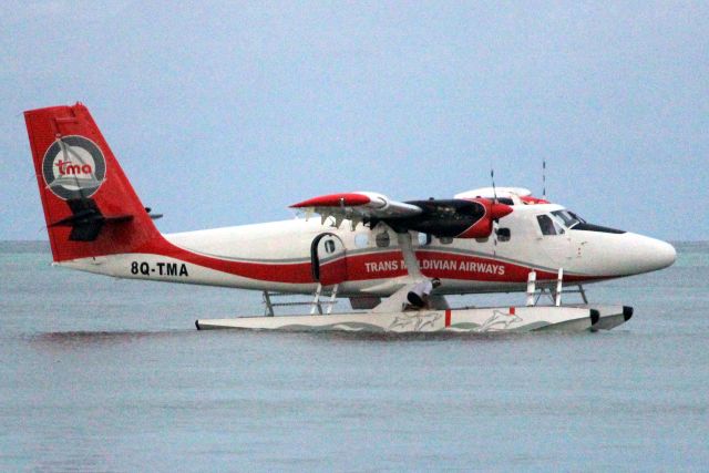 De Havilland Canada Twin Otter (8Q-TMA) - Mooring up for the night at Kanifushi Island on 5-Jan-24 ready for next day’s early morning departure to VRMM.