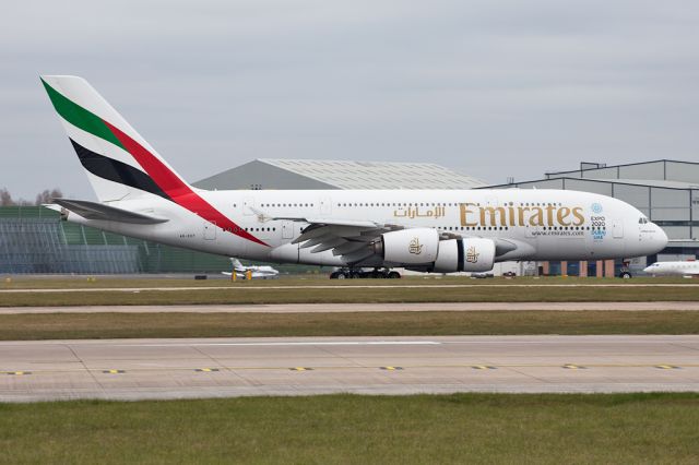 Airbus A380-800 (A6-EDT) - UAE17 on the brakes and with reversers deployed.  A heavy plane to bring to a stop.
