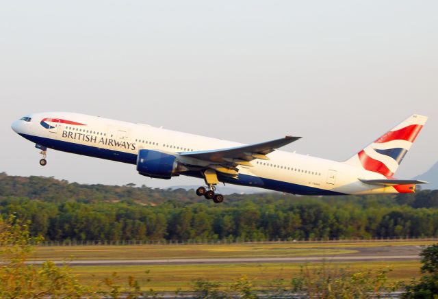 Boeing 777-200 (G-YMMS)