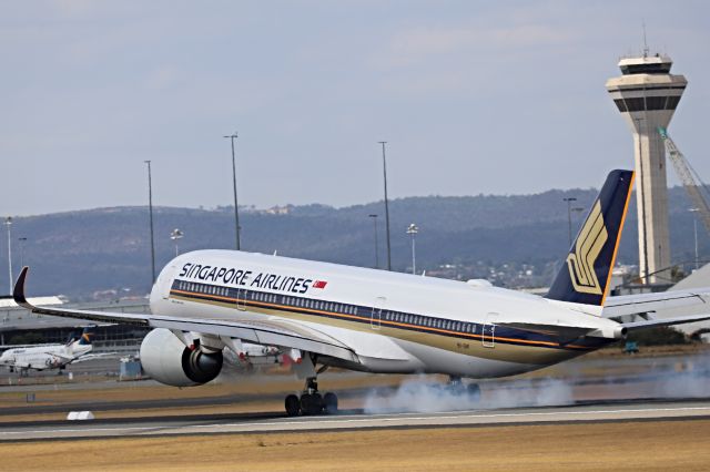 Airbus A350-900 (9V-SHF)