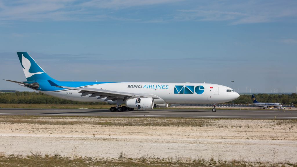 Airbus A330-300 (TC-MCN)