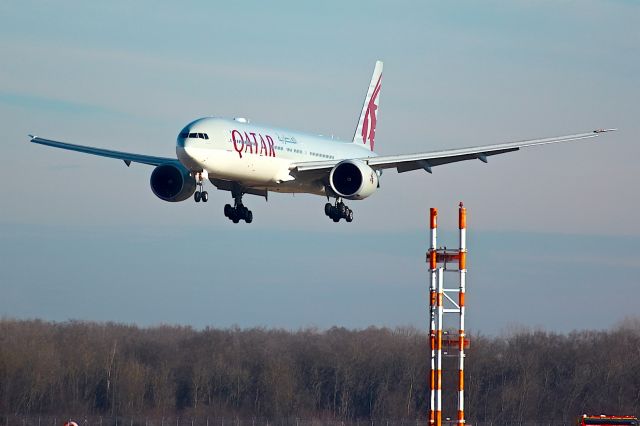 BOEING 777-300ER (A7-BAC)