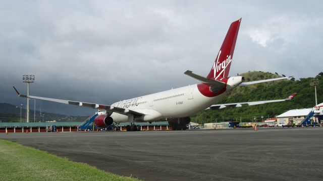 Airbus A330-300 (G-VRAY) - tlpl