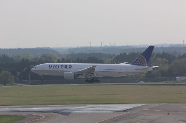 Boeing 777-200 (N783UA)