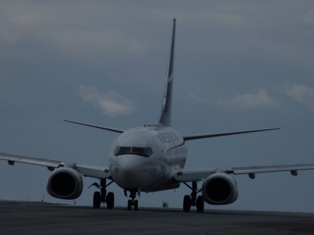 BOEING 737-600 (C-GBWS)