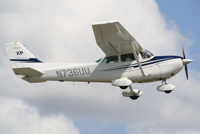 Cessna Skyhawk (N736UU)