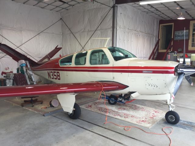 Beechcraft 35 Bonanza (N35B)