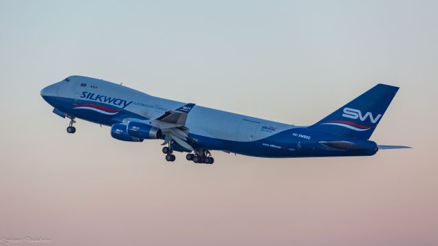 Boeing 747-200 (4K-SW800)