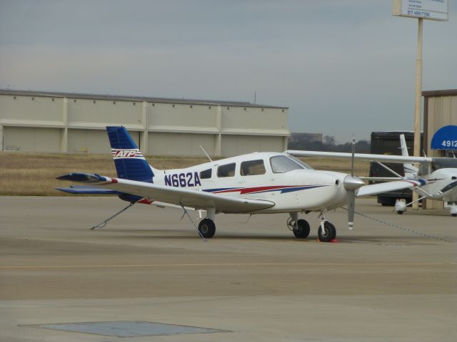 Piper Cherokee (N662A)