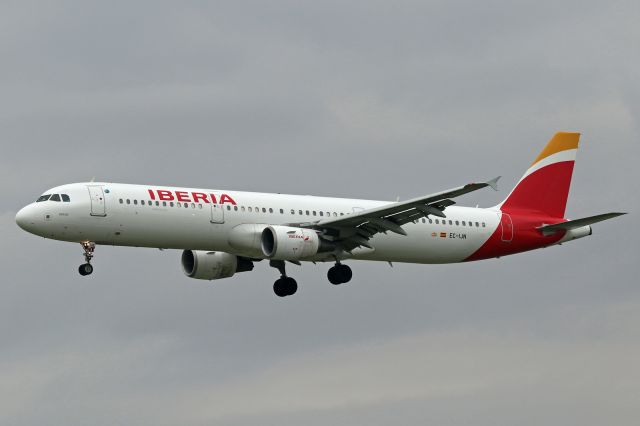 Airbus A321 (EC-IJN)