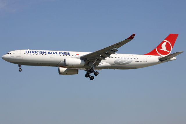 Airbus A330-300 (TC-JNO)