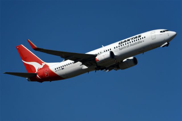 Boeing 737-800 (VH-VYG) - Getting airborne off runway 23. Monday, 14th April, 2014.