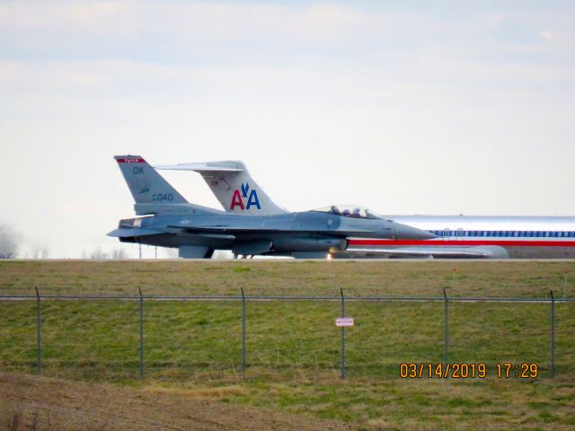 Lockheed F-16 Fighting Falcon (89-2040)