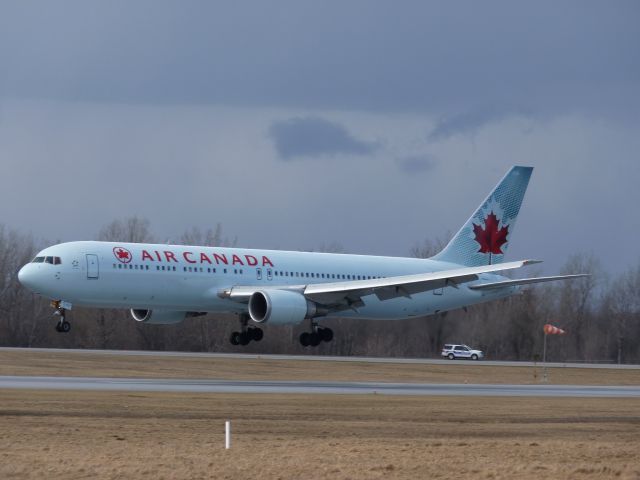 C-GHLA — - Ottawa police on patrol while #839 from Germany lands on RWY#25.