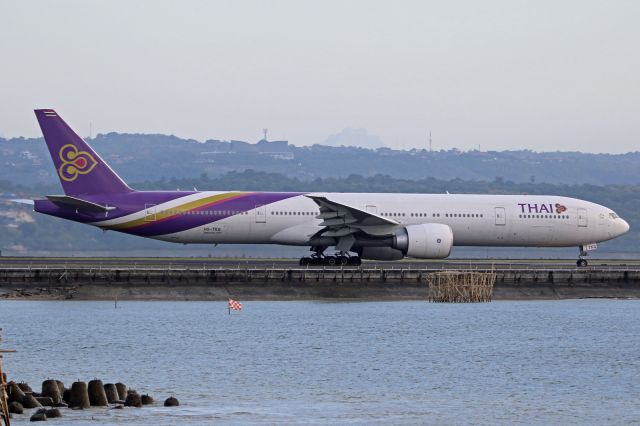 BOEING 777-300 (HS-TKQ)