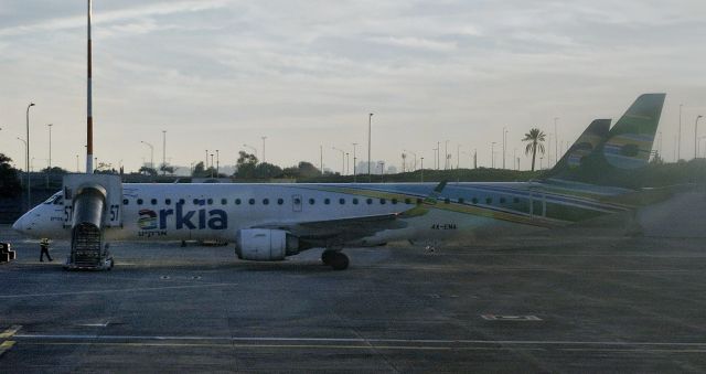 EMBRAER 195 (4X-EMA)