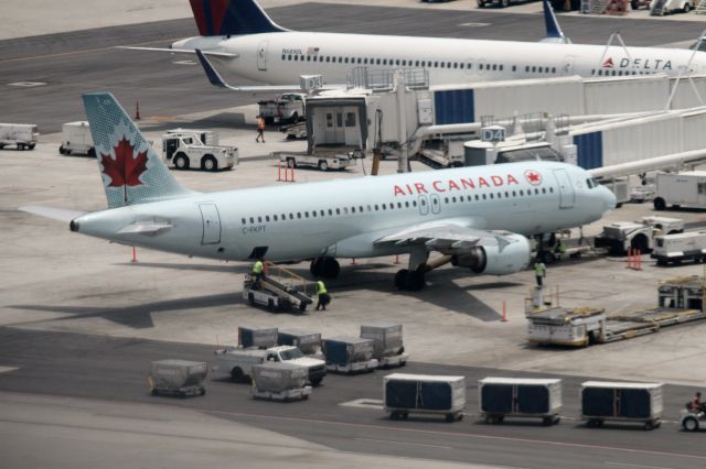 Airbus A321 (C-FKPT)