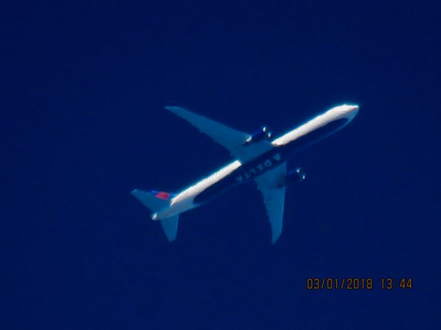 BOEING 767-400 (N835MH)