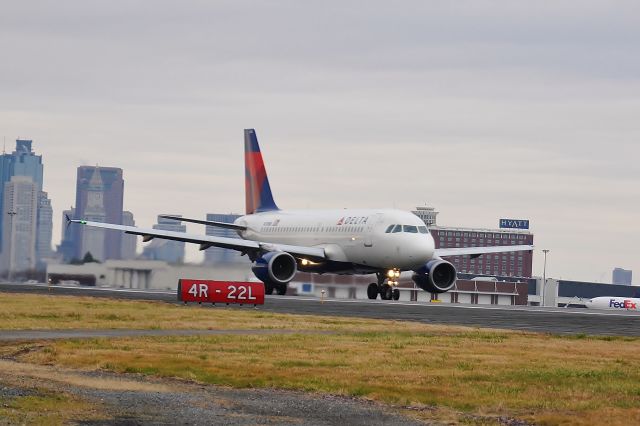 Airbus A319 (N318NB) - RWY niner departure on a grey winter day