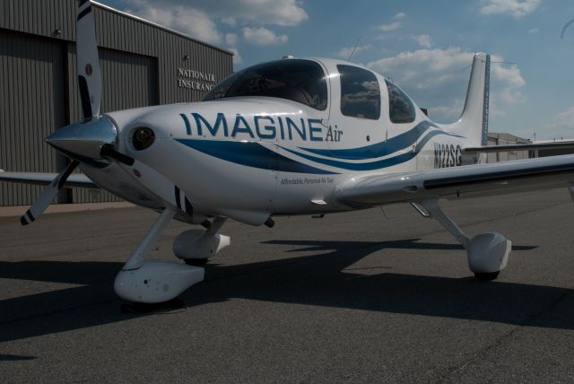 Cirrus SR-22 (IMG736)