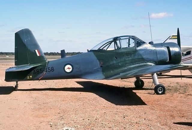 A85458 — - AUSTRALIA - AIR FORCE - COMMONWEALTH CA-25 WINJEEL - REG A85-458 (CN CA25-58) - BROKEN HILL NSW. AUSTRALIA - YBHI (24/4/1983)