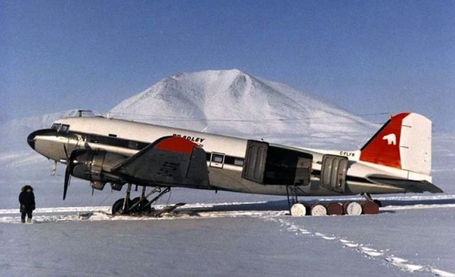 Douglas DC-3 (C-FLFR) - scanned from postcard