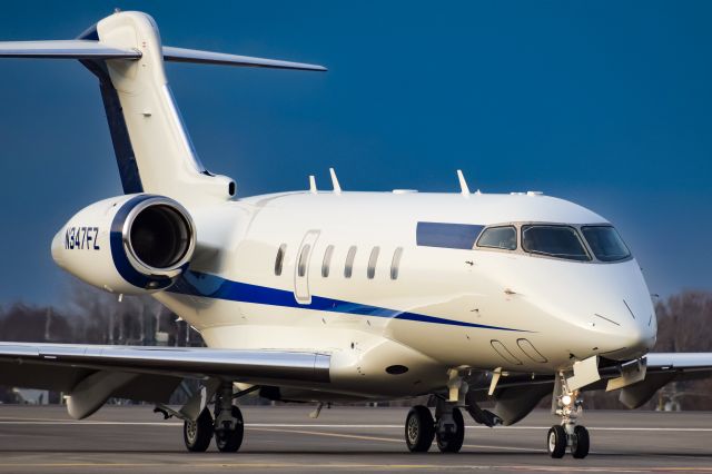 Canadair Challenger 350 (N347FZ) - Year: 2017br /Make: Bombardier br /Model: Challenger 350br /Opby: Private Owner 