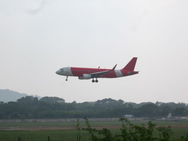 Airbus A320 (VT-VNS)