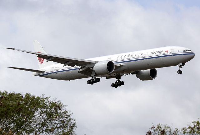Boeing 777-200 (B-2045)