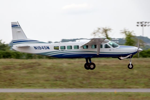 Cessna Caravan (N194SM) - First photo in the database with this registration. 