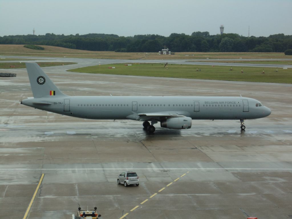 Airbus A321 (CS-TRJ)