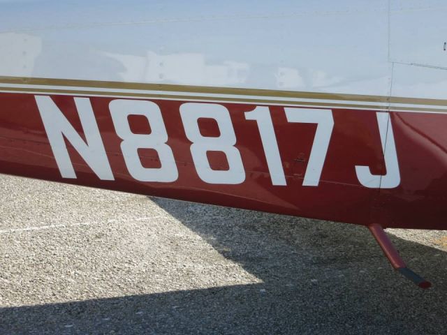 Piper Cherokee (N8817J) - 1965 Piper 180