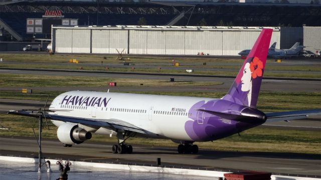 BOEING 767-300 (N583HA) - N583HA Hawaiian Airlines Boeing 767-300 - cn 25531 / ln 423br /First Flight * Mar 1992br /Age 23.1 Yearsbr /29-Apr-2015 B763/L San Jose Intl (KSJC) Kahului (PHOG / OGG) 07:31 PDT 09:35 HST