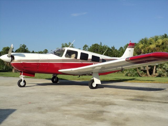Piper Saratoga (N6925J)