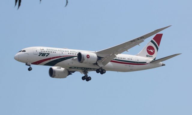 Boeing 787-8 (S2-AJU) - Spotting at SIN