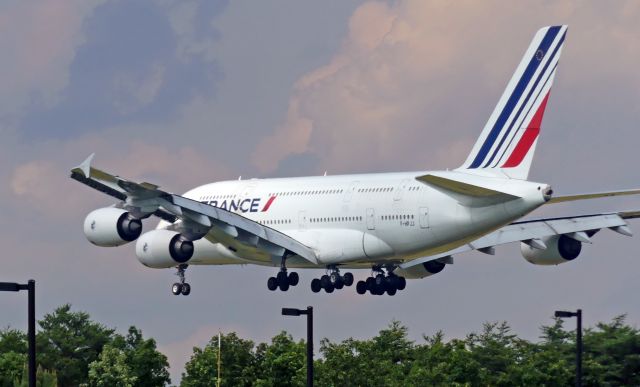 Airbus A380-800 (F-HPJJ) - Landing on Rwy 1R.