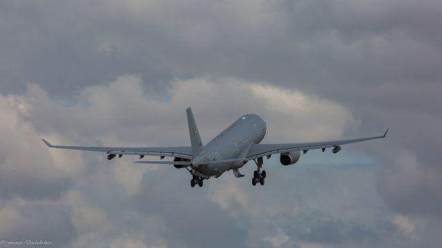 Airbus A330-200 (T054)