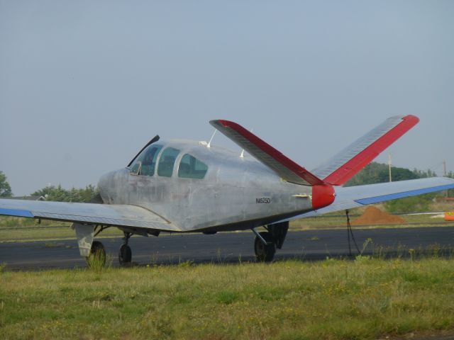 Beechcraft 35 Bonanza (N4525D)