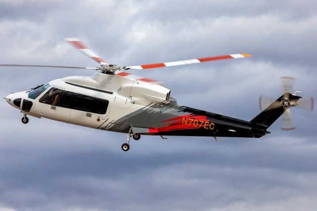 Sikorsky S-76 (N707EC)
