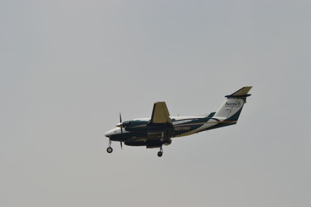 Beechcraft Super King Air 200 (N911MN) - Landing KFSD - 6-6-2012