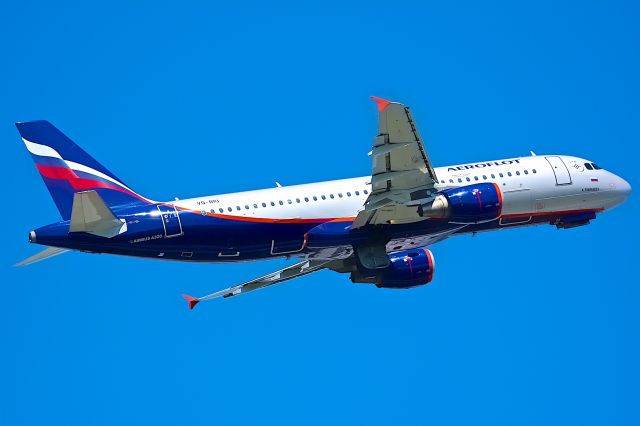 Airbus A320 (VQ-BIU)