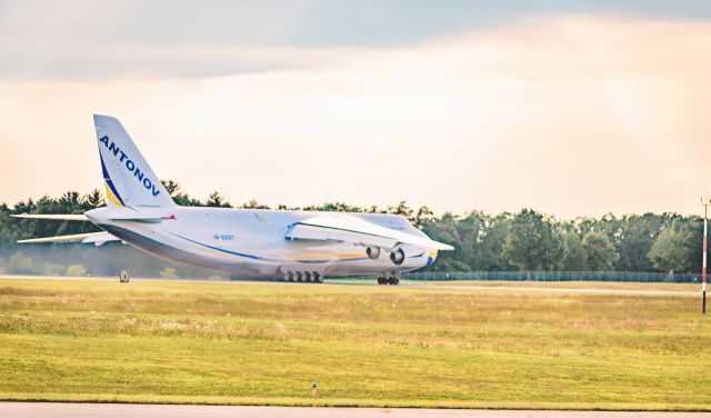 Antonov An-124 Ruslan (UR-82027)