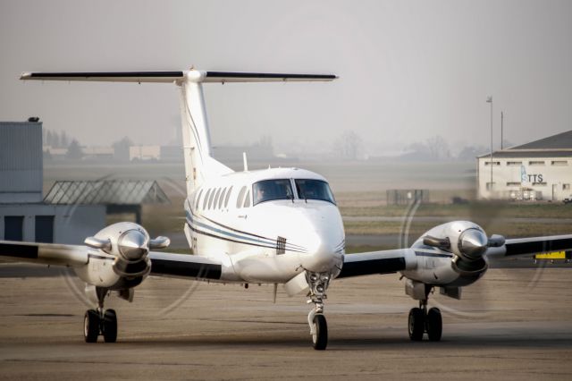 Beechcraft Super King Air 200 (EC-KPT)