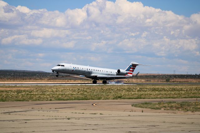 Canadair Regional Jet CRJ-700 (N758SK) - Landing on runway 20 in KSAF. Coming from KDFW.