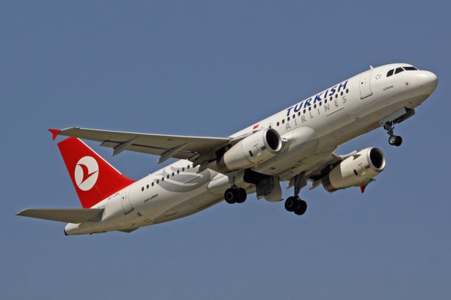 Airbus A320 (TC-JPL)