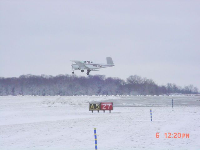 Beechcraft 35 Bonanza (N1938D) - Landing rwy 27 @ HNB on 2/6/2010